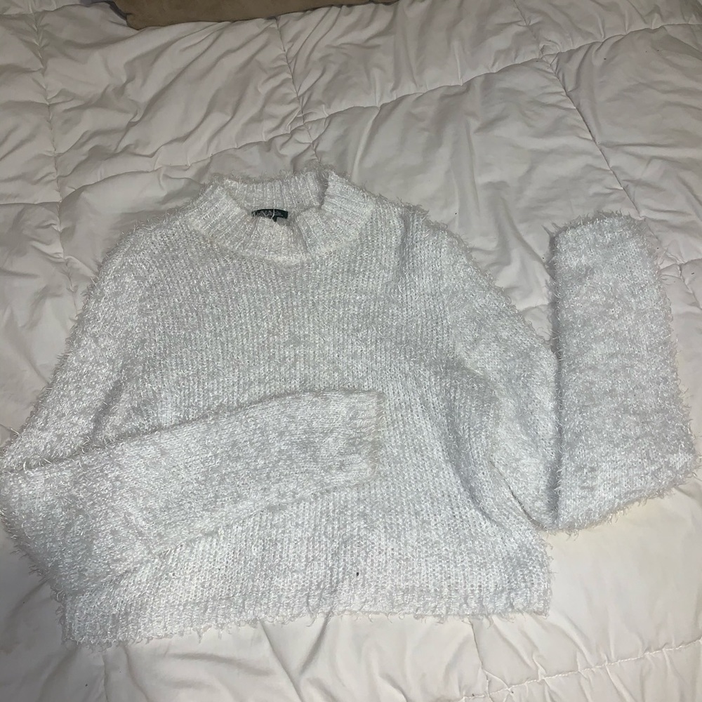 White soft long sleeve crop top